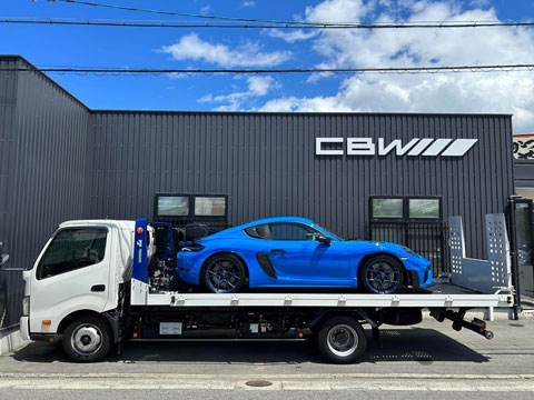 5台連動シャッター付き完全屋内ガレージ