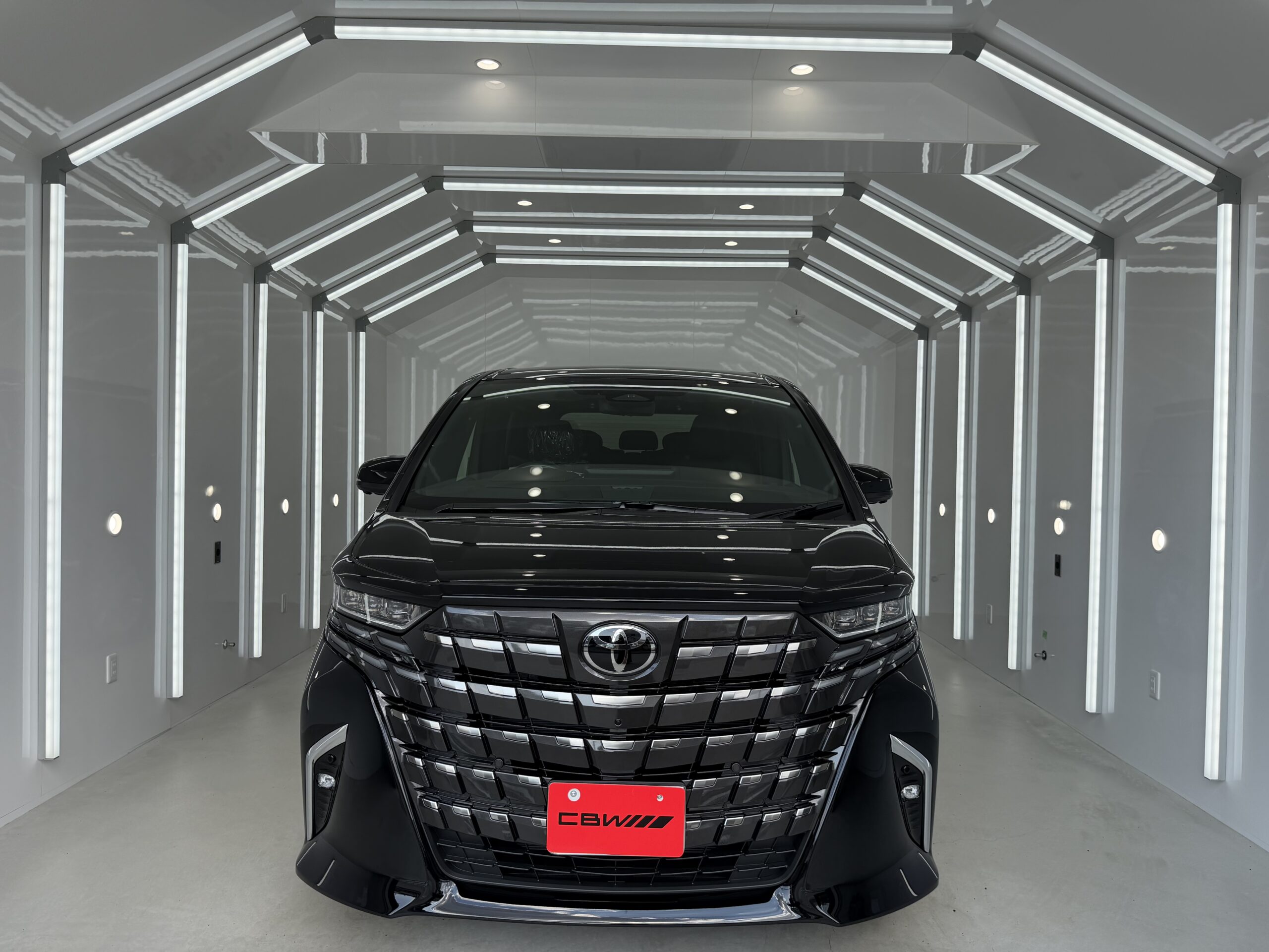 アルファードを正面から撮った写真