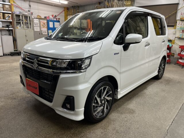 ワゴンRを右斜め前から撮った写真　Gガードガラスコーティング