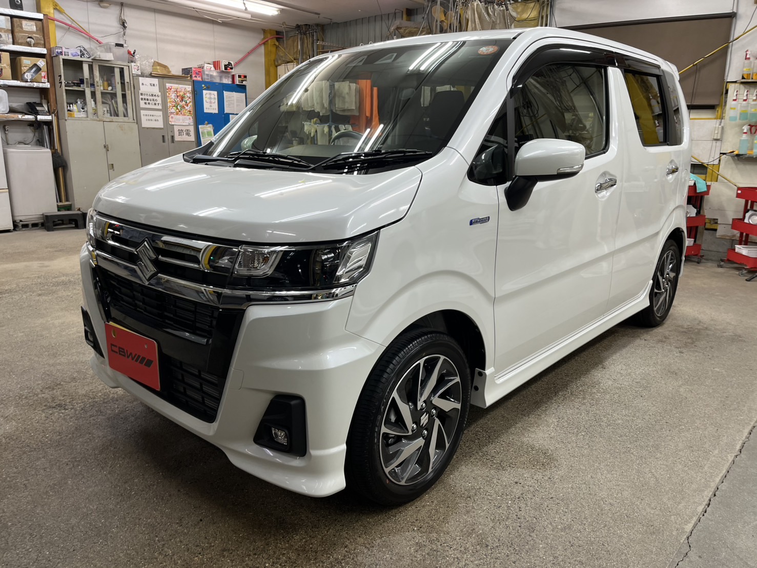 ワゴンRを右斜め前から撮った写真　Gガードガラスコーティング