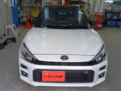 TOYOTA・コペンGR SPORTを正面から撮った画像。Gｶﾞｰﾄﾞガラスコーティング