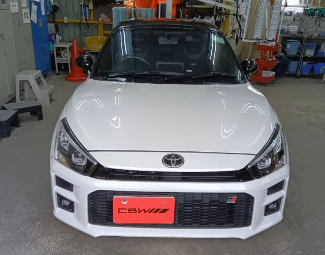 TOYOTA・コペンGR SPORTを正面から撮った画像。Gｶﾞｰﾄﾞガラスコーティング