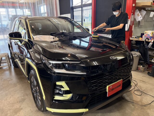 トヨタ・RAV4　下地鏡面磨き