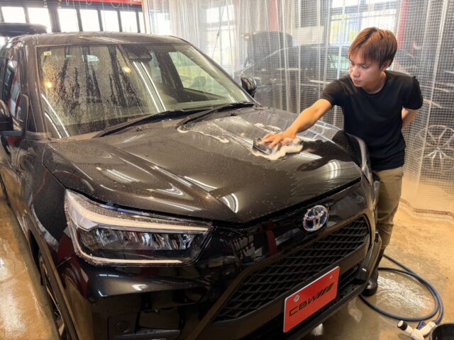 トヨタ　ライズ　洗車