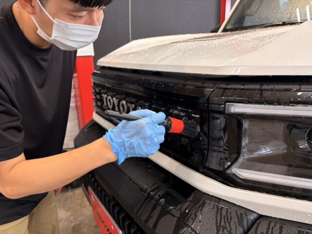 トヨタ　FJクルーザー　細部洗浄